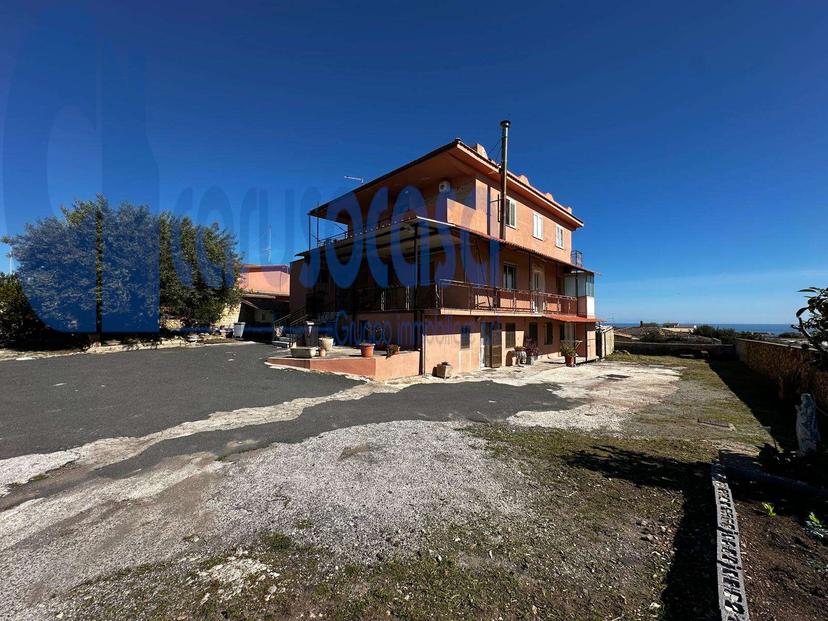 Villa, Augusta