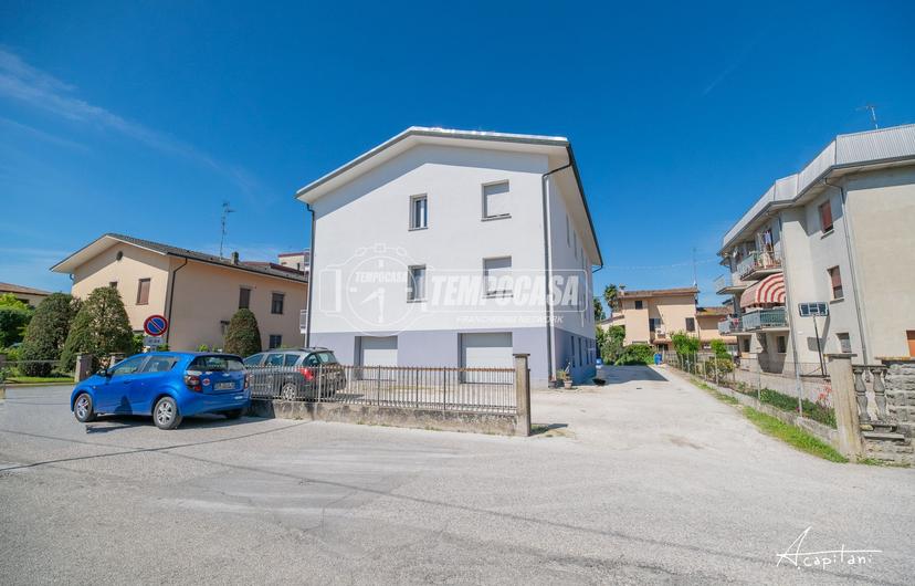 Quadrilocale in Via Amendola 5, Medolla — foto 3 di 5