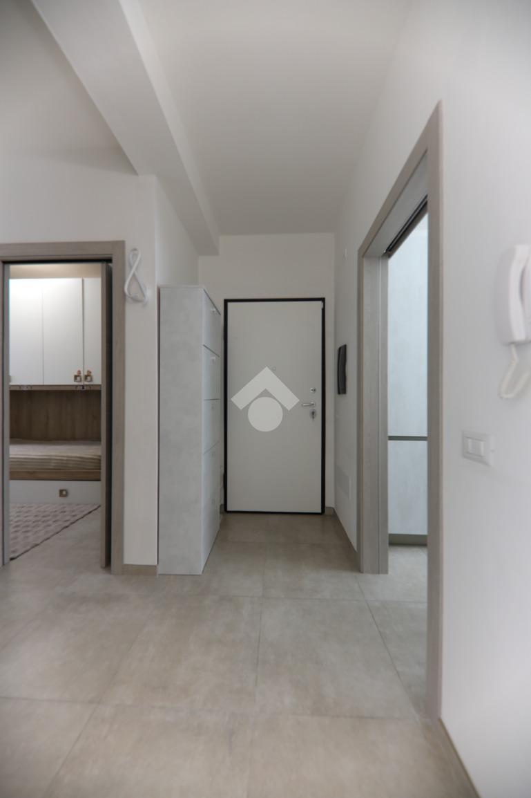 Trilocale in Via Solferino E San Martino 33, Roverbella — foto 3 di 5