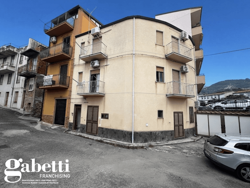 Trilocale in Vicolo Umberto Masotto 5, Sant'Agata di Militello