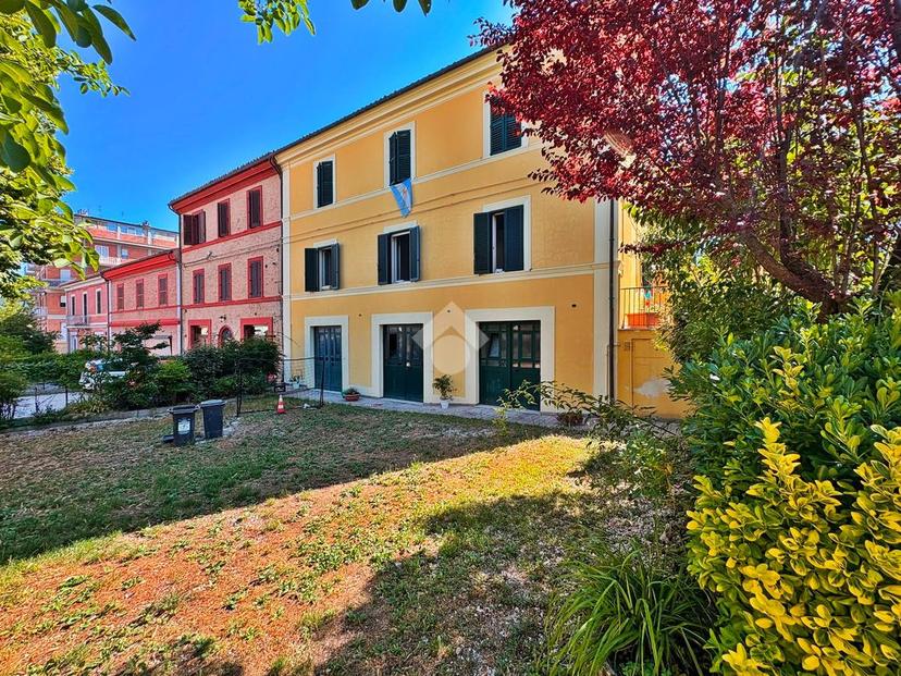 Casa indipendente in Via Belisario 107, Cerreto d'Esi