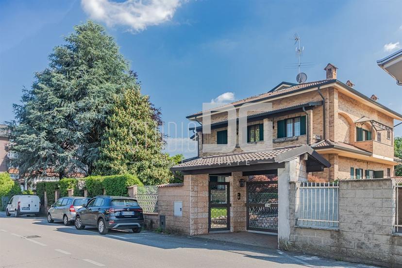 Villa bifamiliare in Vai Zara, Limbiate — foto 4 di 5