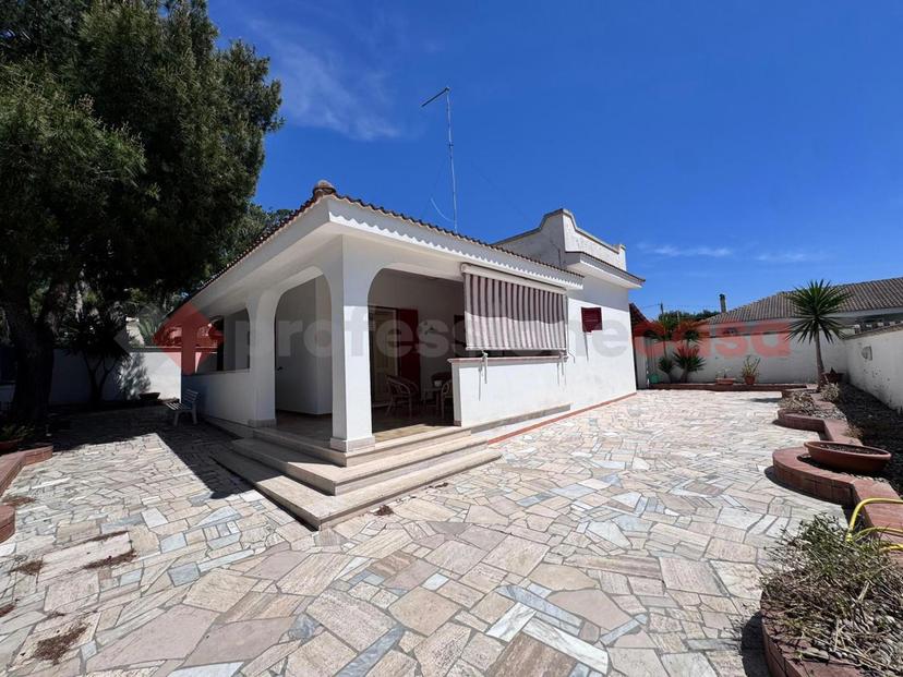 Villa in Viale Europa  20, Pulsano — foto 2 di 5