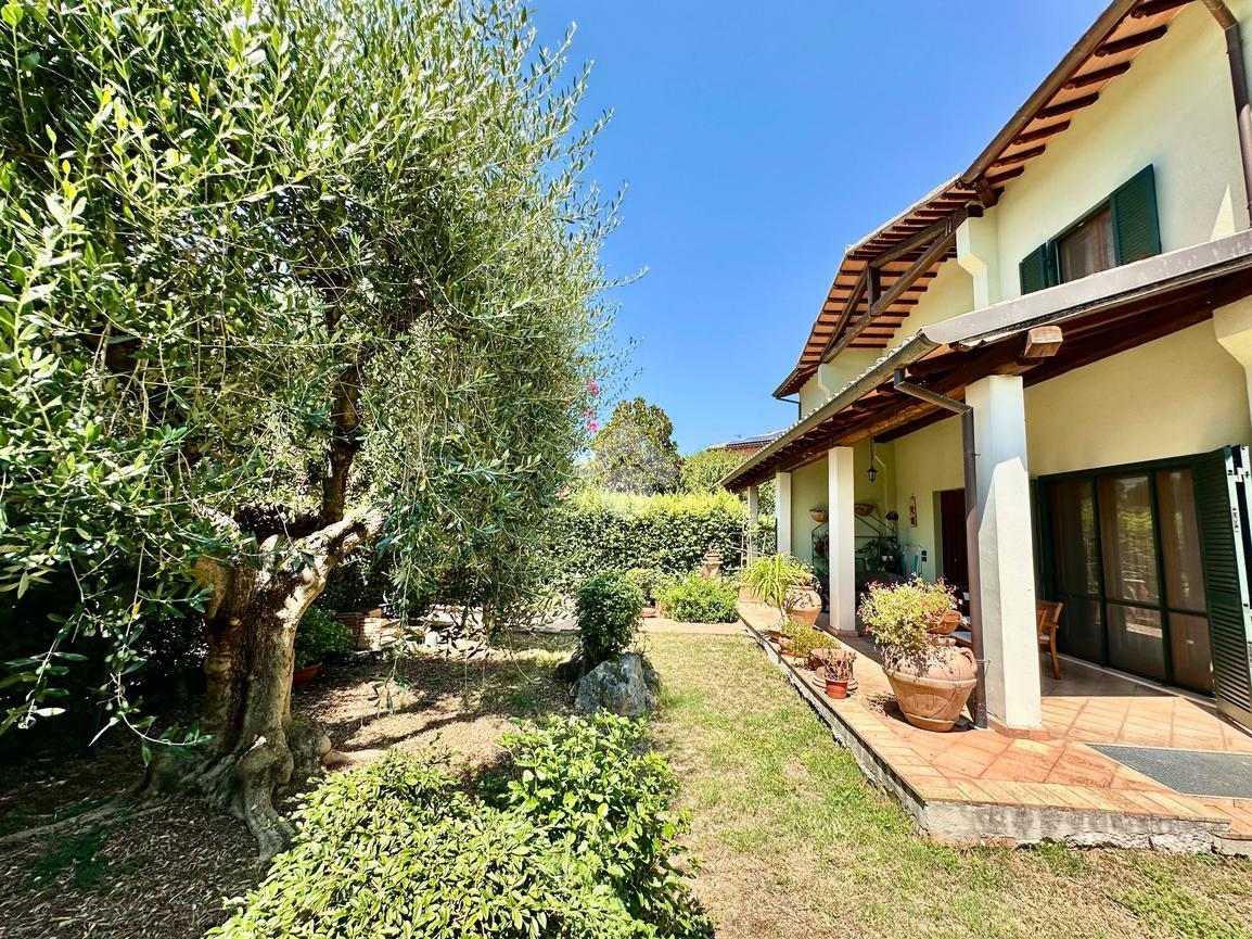 Villa in Via Serafino Borgiani 1, Spoleto