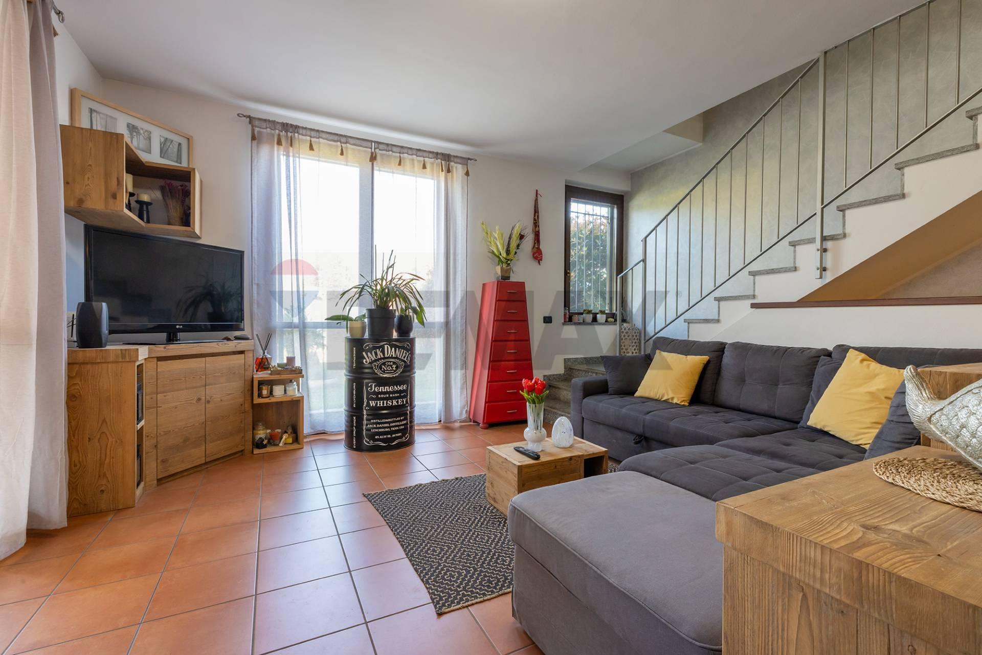 Villa a schiera in Via Sotto Campagna 75, Comabbio