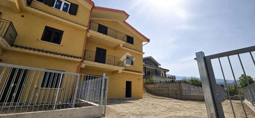 Villa in Contrada Lupinelli 8, Luzzi — foto 3 di 5
