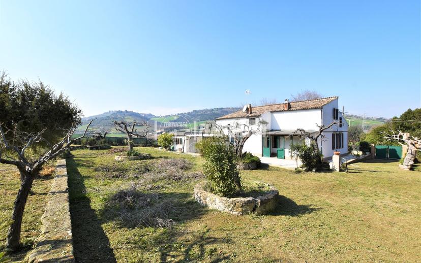 Casa indipendente in Via Gino Nibbi 30, Porto San Giorgio — foto 2 di 5