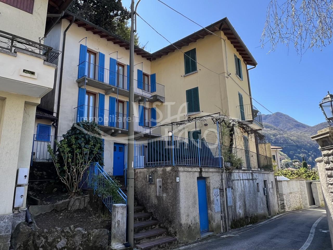 Casa indipendente in Via alle Rive, 38, Faggeto Lario
