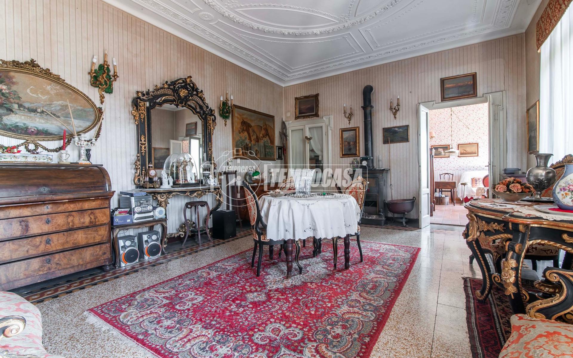 Villa in Via Cardina 35, Como