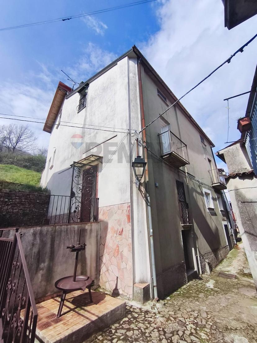 Casa indipendente in Ioggi - Via della Repubblica 10, Santa Caterina Albanese — foto 3 di 5