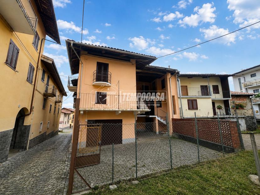 Casa indipendente in Via Umberto I 25, Val di Chy — foto 2 di 5