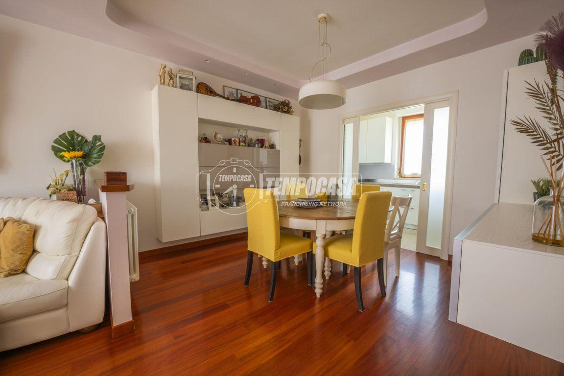 Casa indipendente in Via Pino Amato 32/Aa, Monte San Giusto