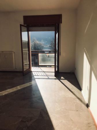 Trilocale in Via Rio Torto, Valmadrera