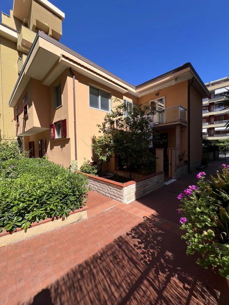 Casa indipendente in Via Asse, 104, Ventimiglia — foto 2 di 5