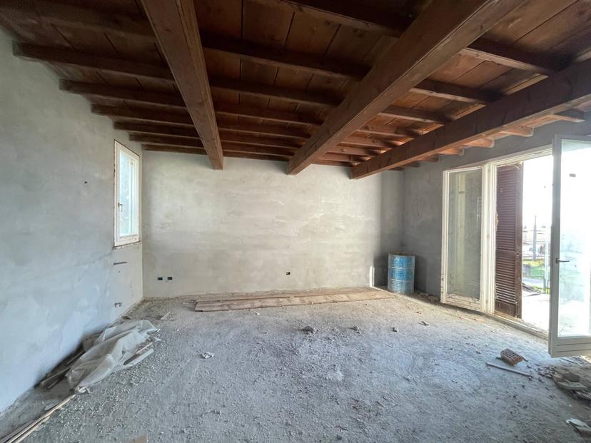 Casa indipendente in Via Massafiscaglia, Ferrara