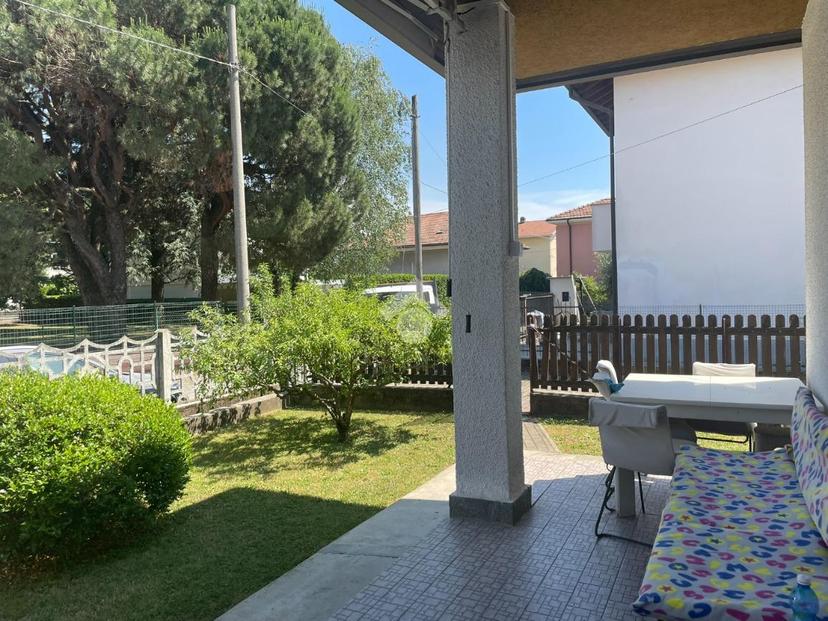Villa in Via Chiesa 17, Cardano al Campo — foto 3 di 5