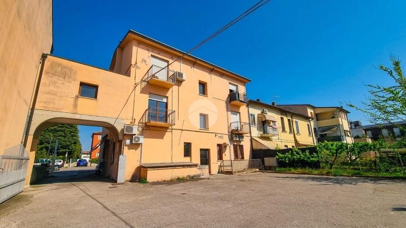 Trilocale in Via Strà 102, Caldiero — foto 4 di 5