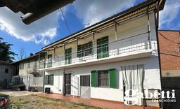 Casa indipendente in Frazione Oggeri 10/23, Viarigi