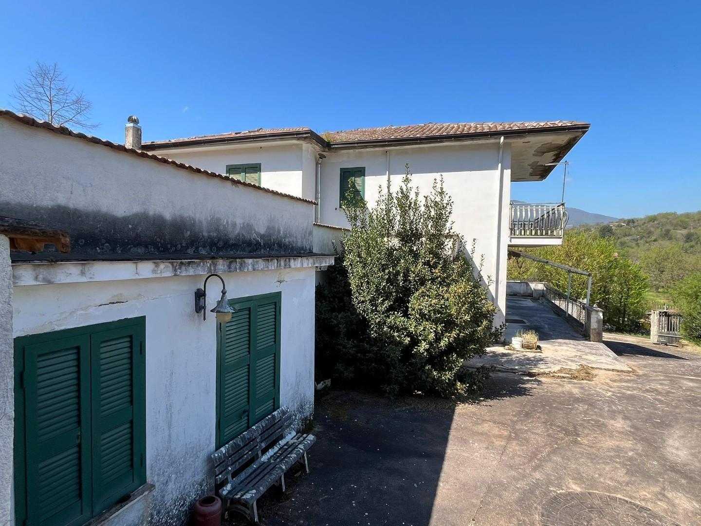 Villa bifamiliare, Esperia