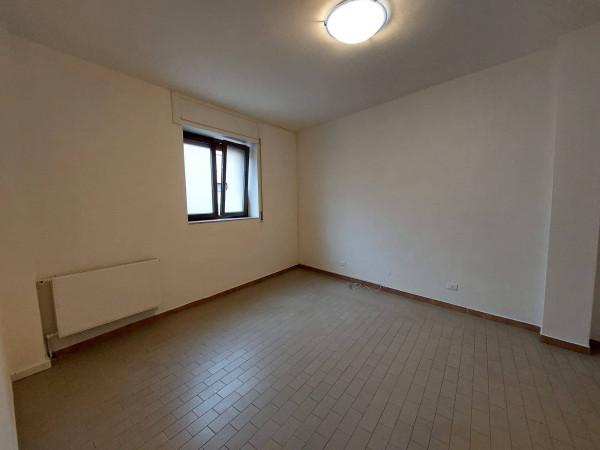 Bilocale in Piazza Andrea Nobili De Toma, Omegna — foto 2 di 5