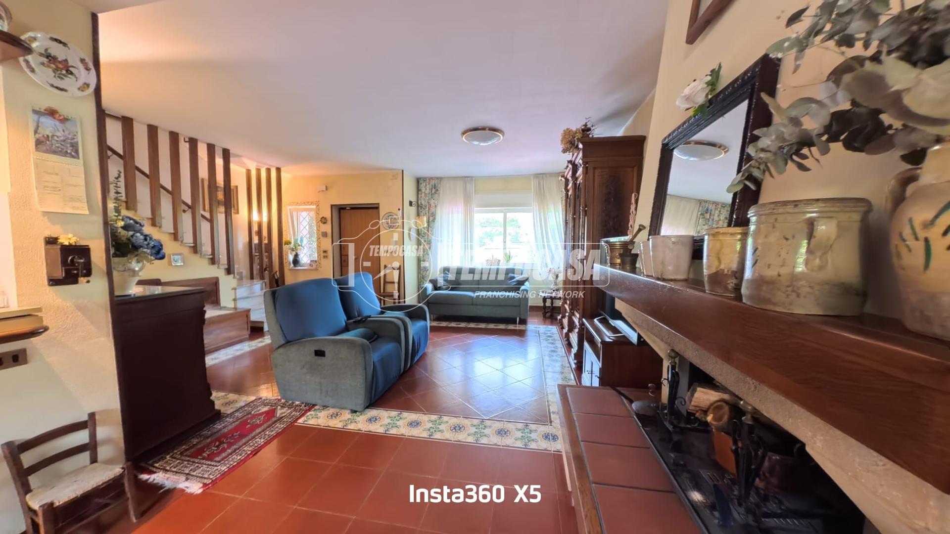 Villa a schiera in Via Epitaffio 84/Ville , Giugliano in Campania