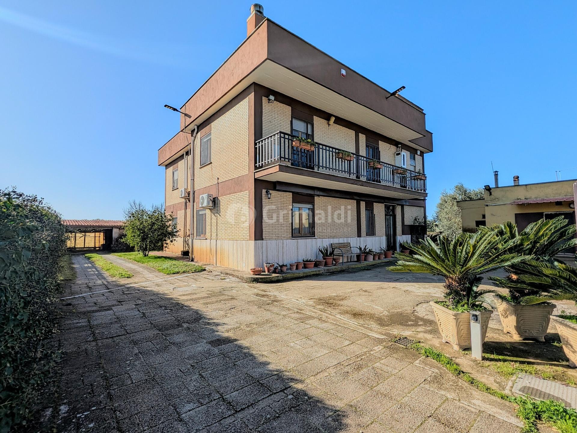 Villa in Via Granieri 56, Nettuno