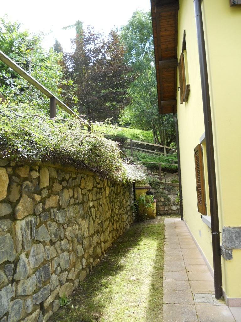 Villa in Via Annibale Gervasoni 20, Roncobello — foto 2 di 5