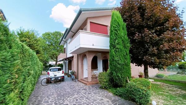 Villa bifamiliare in Via Pietro Nenni, Copparo