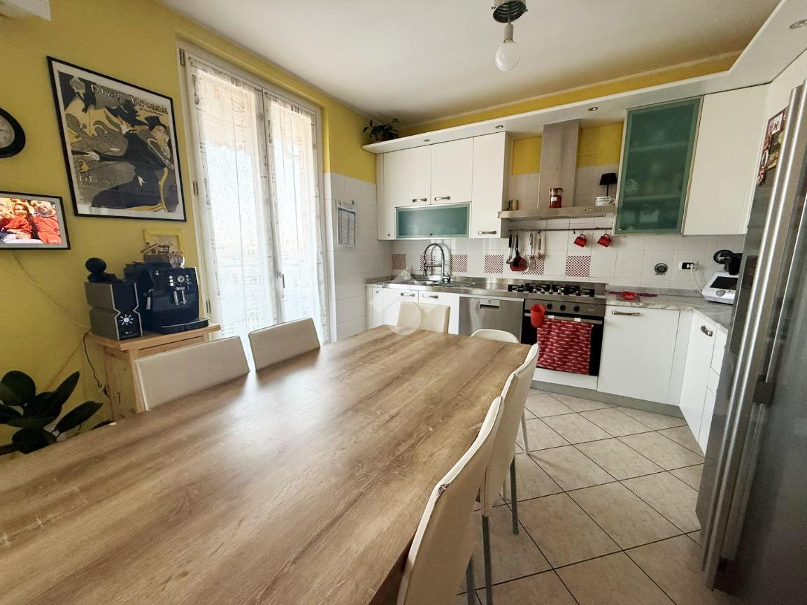 Trilocale in Via Fratelli Bandiera 15, Peschiera Borromeo