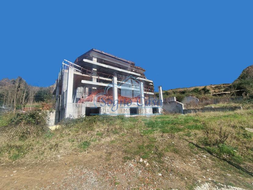 Villa, Luni — foto 2 di 4