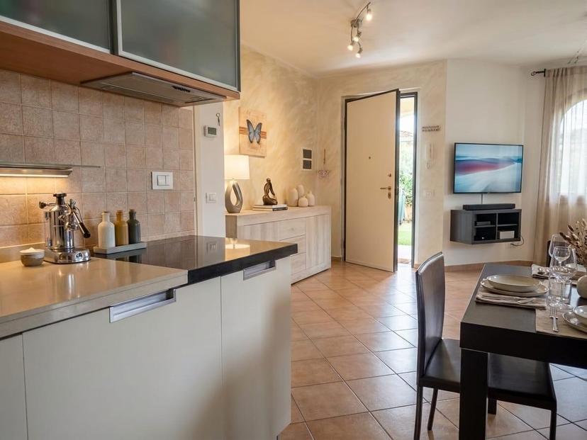 Villa a schiera in Ia Larga 1, Luni