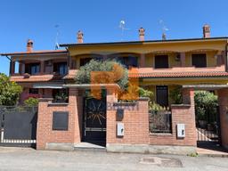 Villa a schiera in Via Leonardo da Vinci 18, Villanova d'Ardenghi