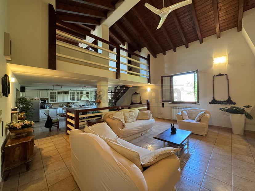 Villa in Via Carelli, Crespiatica — foto 5 di 5