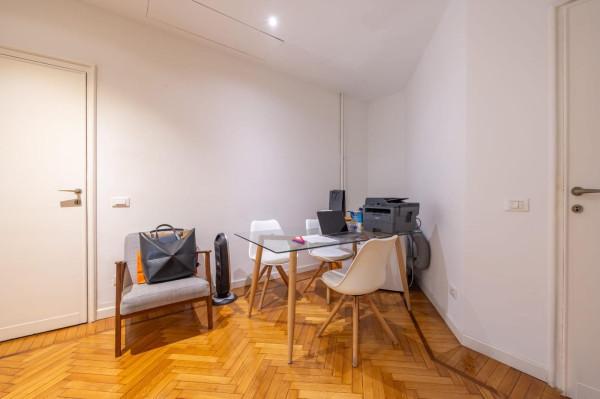 Bilocale in Viale Vittorio Veneto, Milano