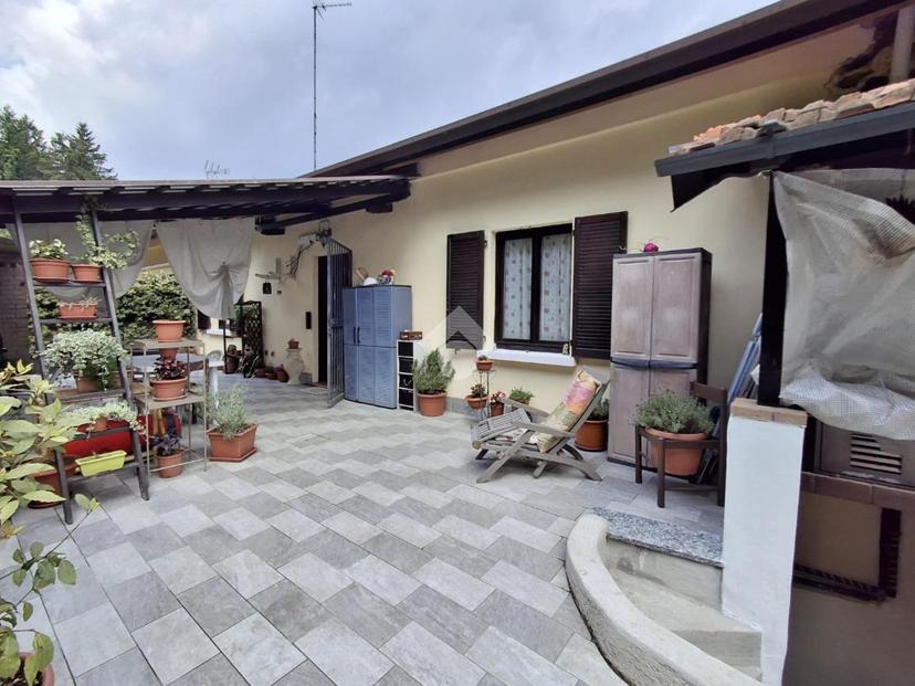 Bilocale in Via Fiume 11, Carate Brianza — foto 2 di 5