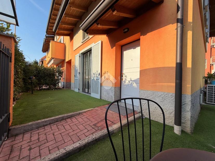 Villa a schiera in Via Sant'Antonio 17, Pessano con Bornago — foto 2 di 5