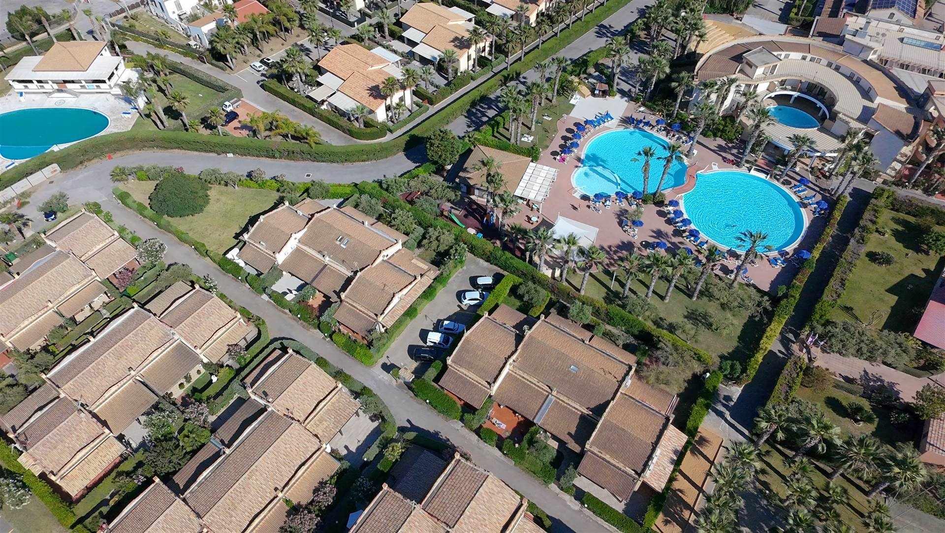 Villa a schiera in Via delle Tribune della Targa Florio, Campofelice di Roccella