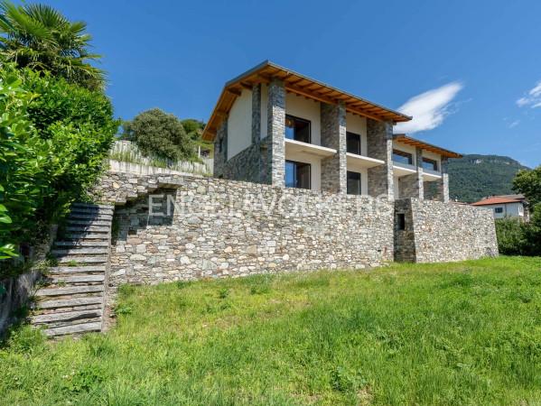 Villa, Gravedona ed Uniti