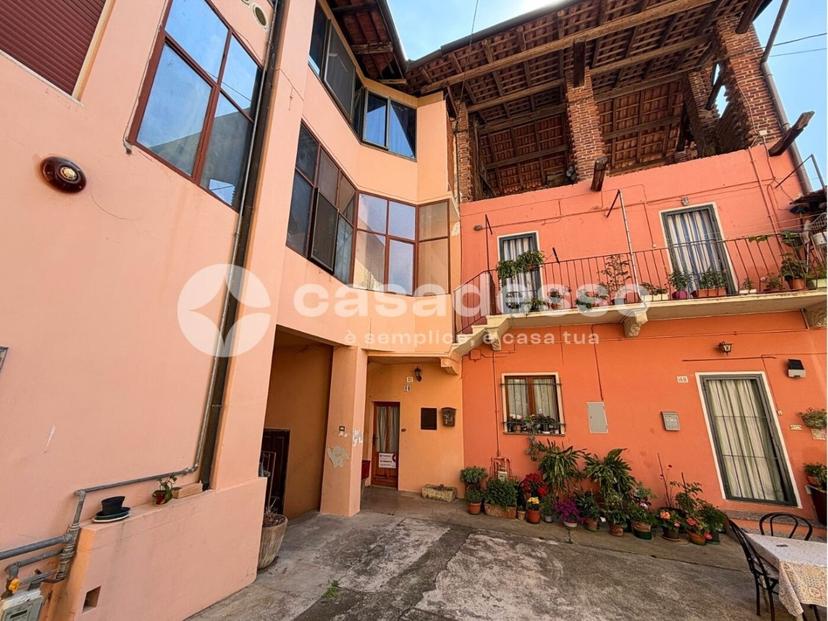 Villa plurifamiliare in Via Garibaldi 48, Lozzolo — foto 3 di 5