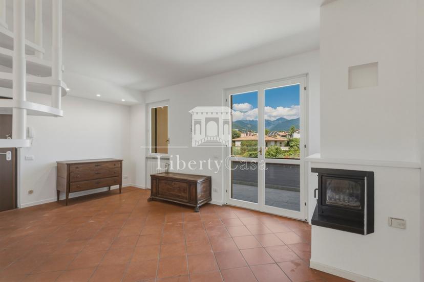 Trilocale in Via Giorgio La Pira, San Felice del Benaco — foto 2 di 5