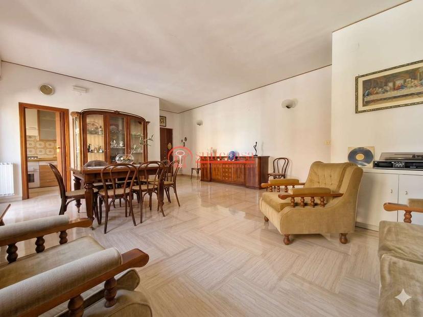 Quadrilocale in Via dell'Olio, Trani — foto 3 di 5