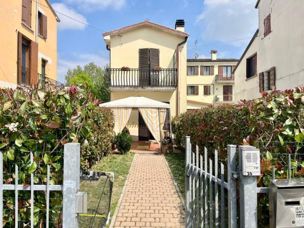 Villa a schiera in Via 4 Novembre 38, Quistello — foto 4 di 5