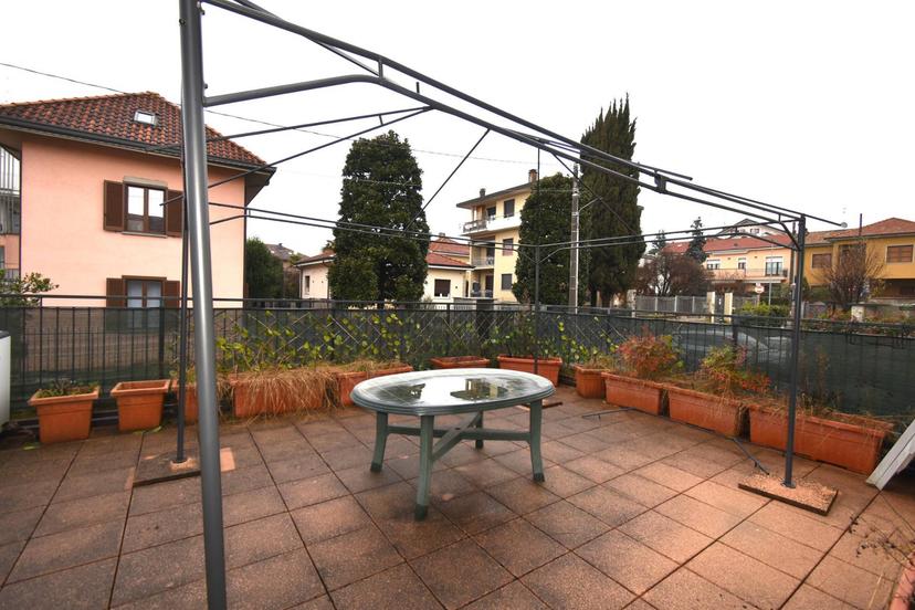 Trilocale in Via Cadorna 12, Bernareggio