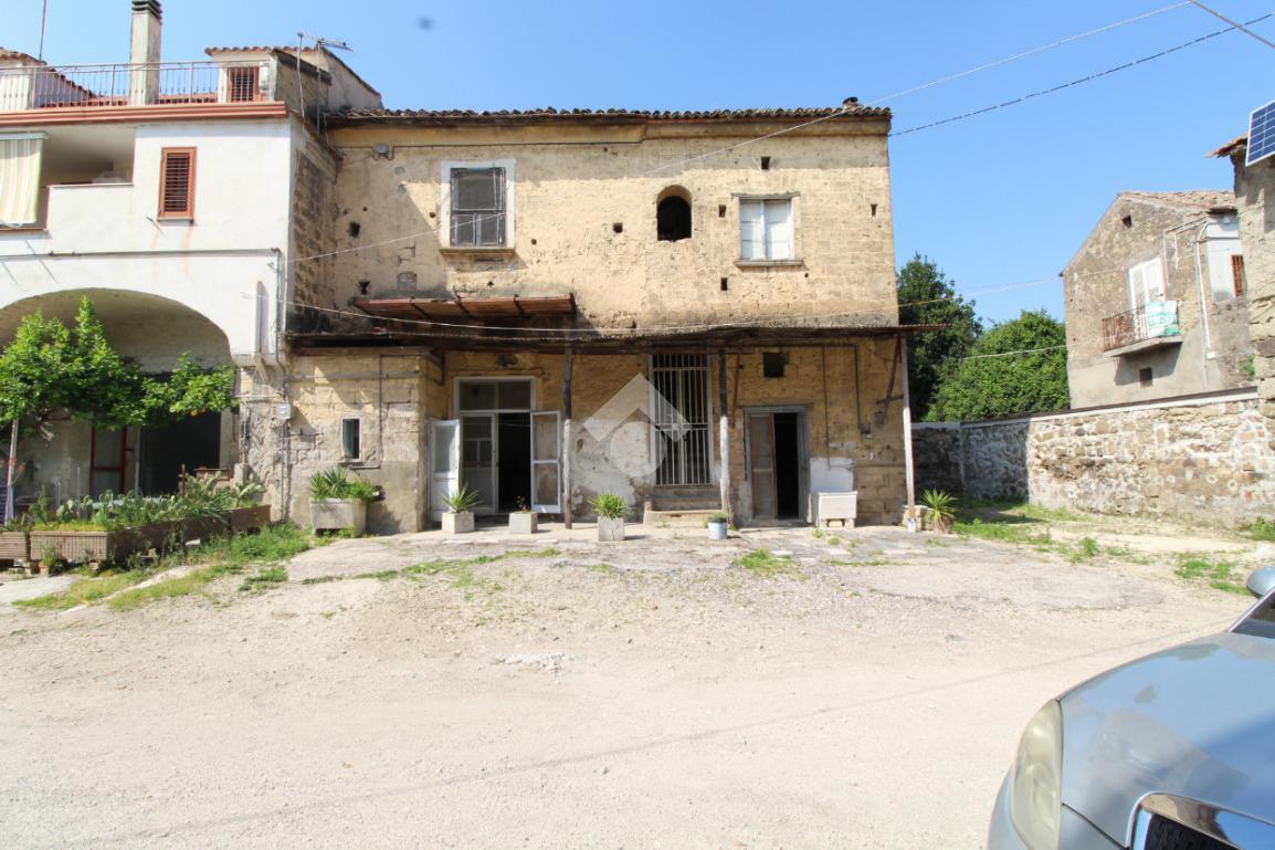 Casa indipendente in Via Santonastaso 15, Caserta