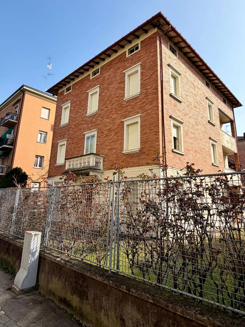 Villa in Via col di Lana 36, Reggio nell'Emilia — foto 3 di 5