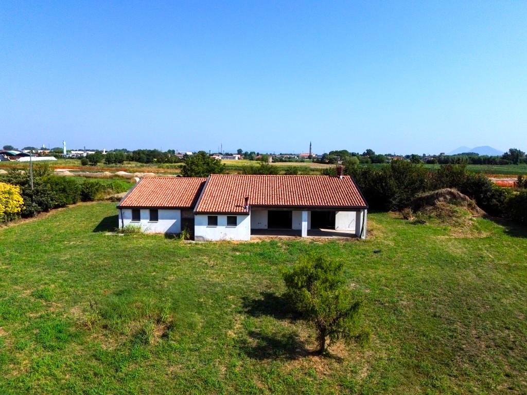 Casa indipendente in Via Buzzacarina, Borgo Veneto