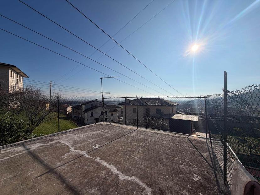 Villa bifamiliare in Via Pasubio, Montorso Vicentino — foto 3 di 5