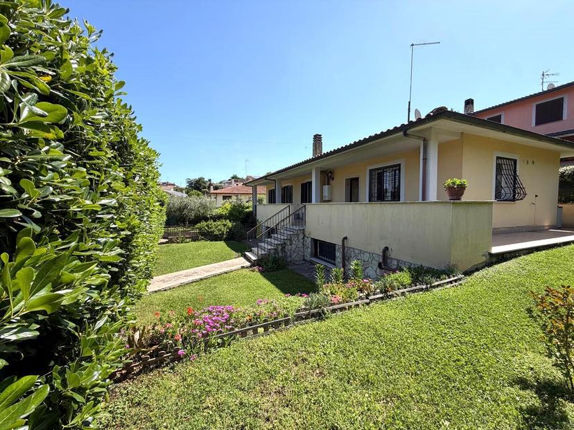 Villa, Castelnuovo di Porto — foto 2 di 5