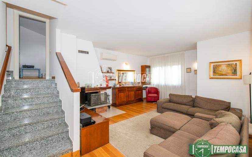 Villa a schiera in Via Volturno 55, San Giuliano Milanese