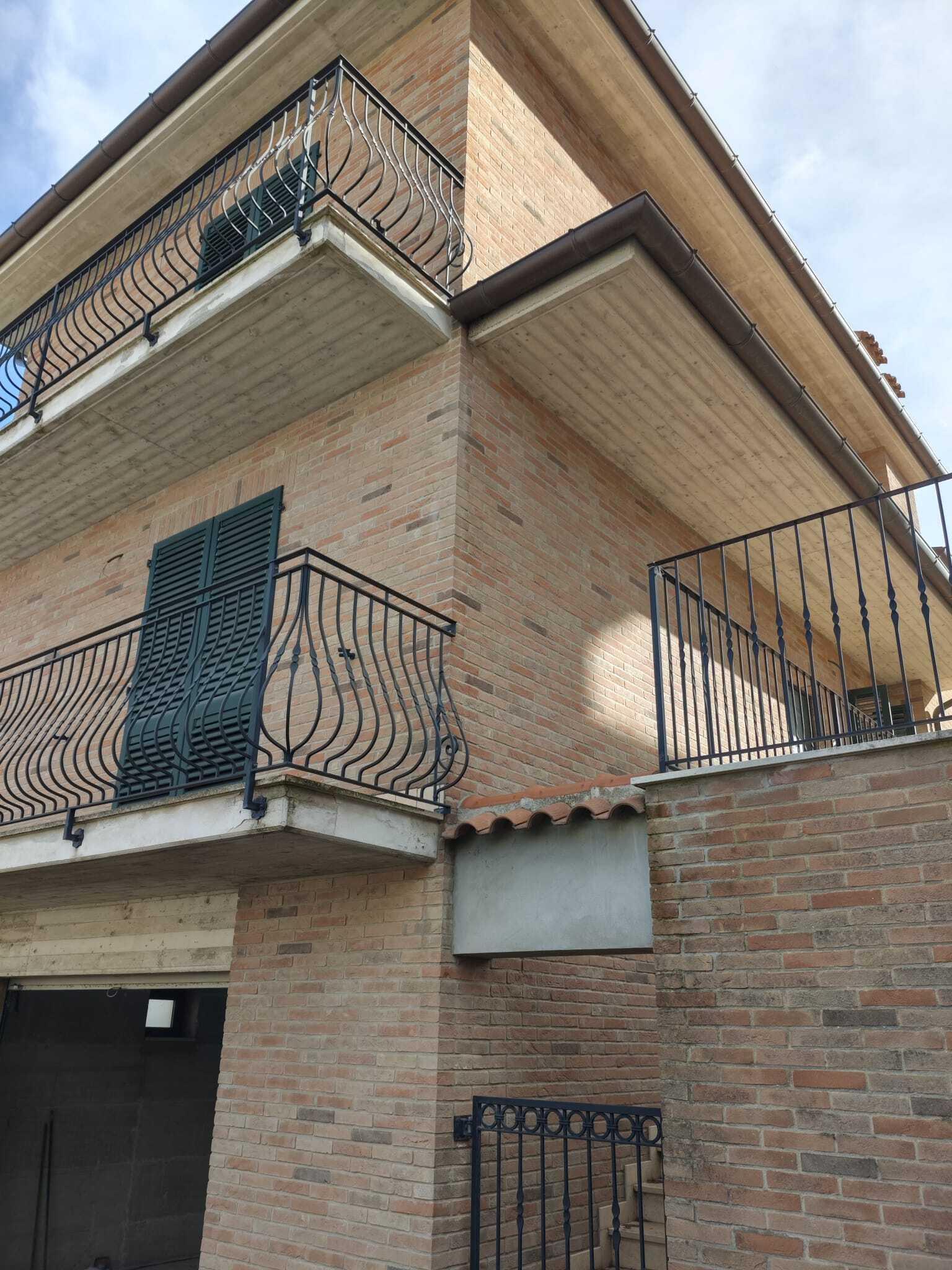 Trilocale, Ostra Vetere
